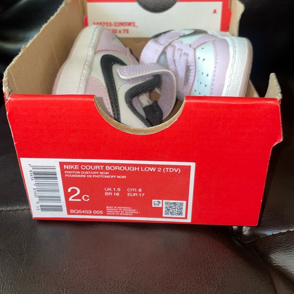 Nike Court Borough Low 2